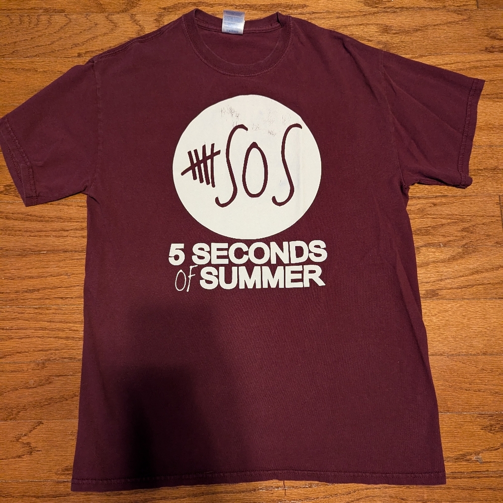 5 seconds of summer band tee - uni medium - maroon & white - 5SOS concert shirt